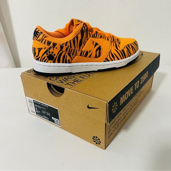 Nike Dunk Low Next Nature PS 1Y Kumquat Tiger Stripes DZ5633-800 EUC In Box - Picture 2 of 11